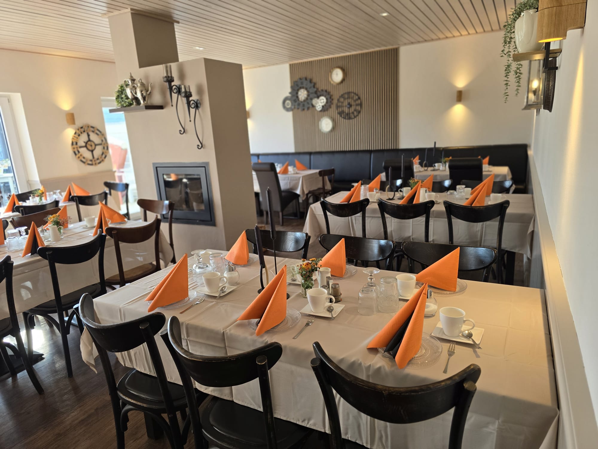 62198360-62b9-4afb-a816-f74b356635af